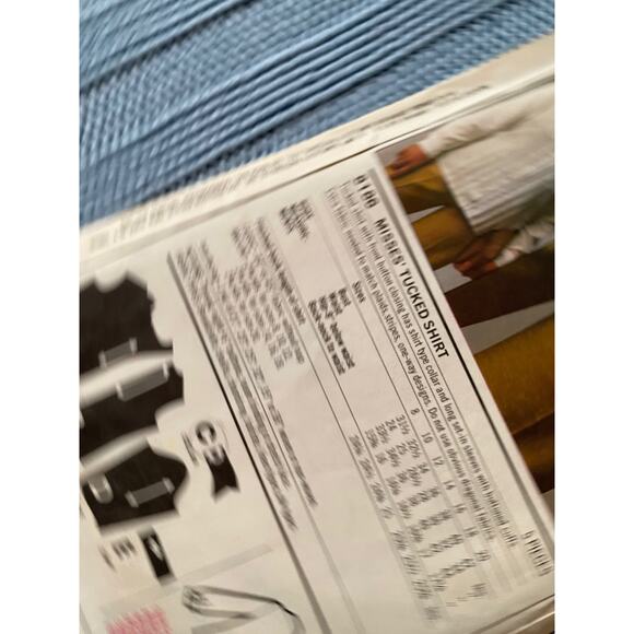 Simplicity sewing pattern  8186 top button down - Picture 4 of 5